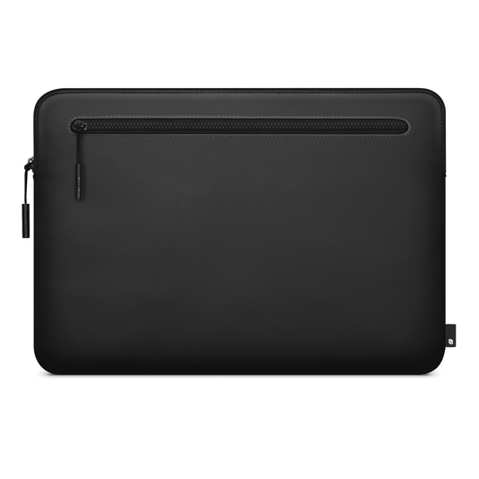 جراب Incase Compact المصنوع من النايلون المقاوم للعوامل الجوية لأجهزة MacBook Pro مقاس 15 و 16 بوصة - أسود
