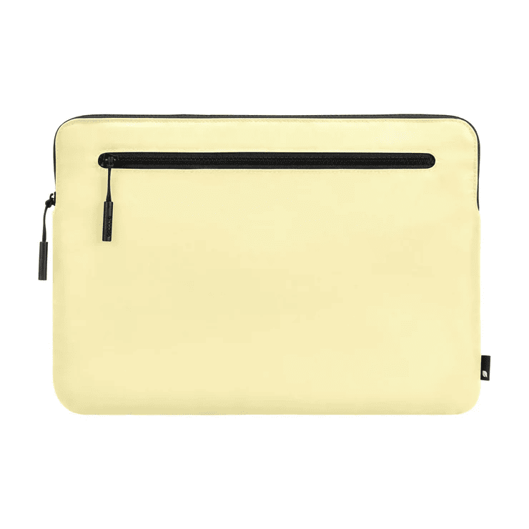 جراب Incase Compact المصنوع من النايلون المقاوم للعوامل الجوية لأجهزة MacBook Pro و MacBook Air مقاس 13 بوصة (2016-2024) - لون ليمون كاسترد