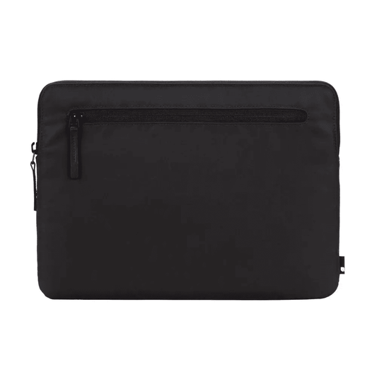 جراب Incase Compact المصنوع من النايلون المقاوم للطائرات لجهاز MacBook Pro مقاس 13 بوصة وجهاز MacBook Air مقاس 13 بوصة (2016-2024 - أسود) - أسود