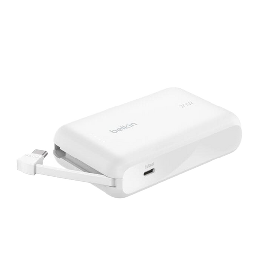 باور بنك Belkin BoostCharge بسعة 10,000 مللي أمبير مع كابل USB-C مدمج بقدرة 20 واط - أبيض