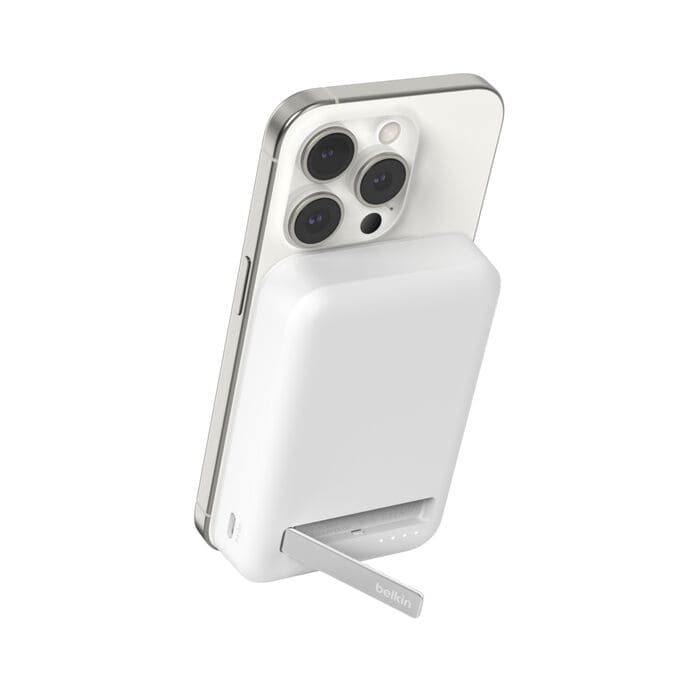 باور بنك Belkin BoostCharge Pro المغناطيسي بتقنية Qi2 بقدرة 15 واط وسعة 10,000 مللي أمبير - أبيض
