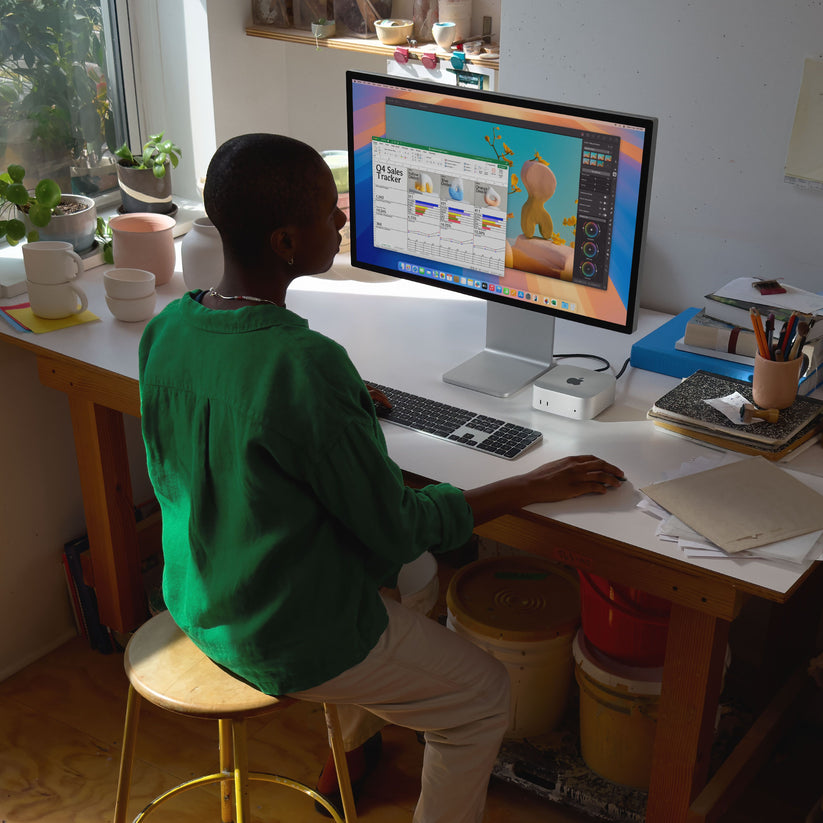 Mac_mini_with_M4_Pro_Silver_PDP_Image_Position_6__en-AE