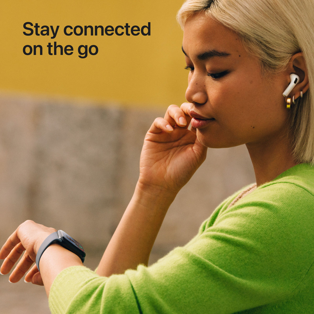 Apple_Watch_SE_3_44mm_GPS_Midnight_Aluminum_Sport_Band_Midnight_PDP_Image_Position_4__en-AE