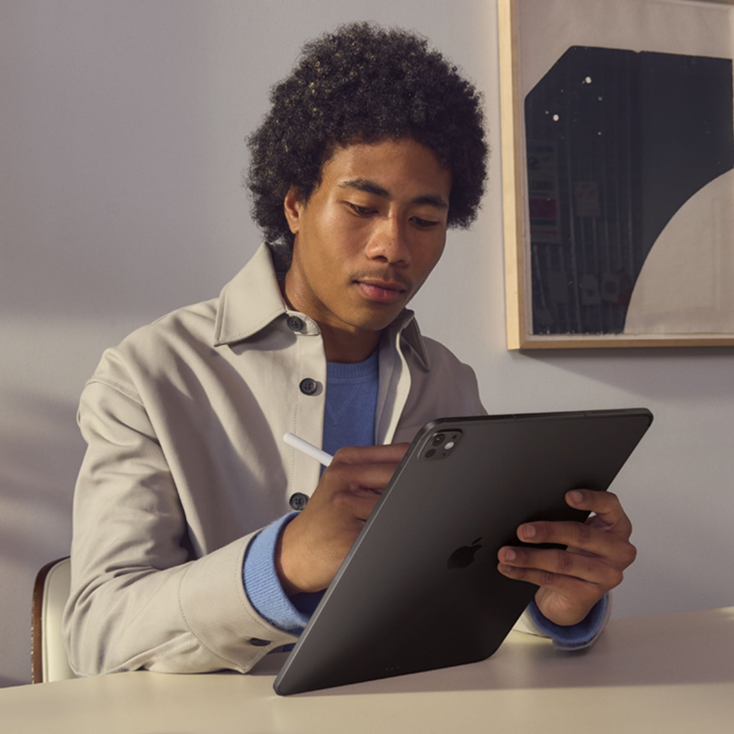 iPad_Pro_11-in_M5_WiFi_Silver_PDP_Image_Position_5__en-ME
