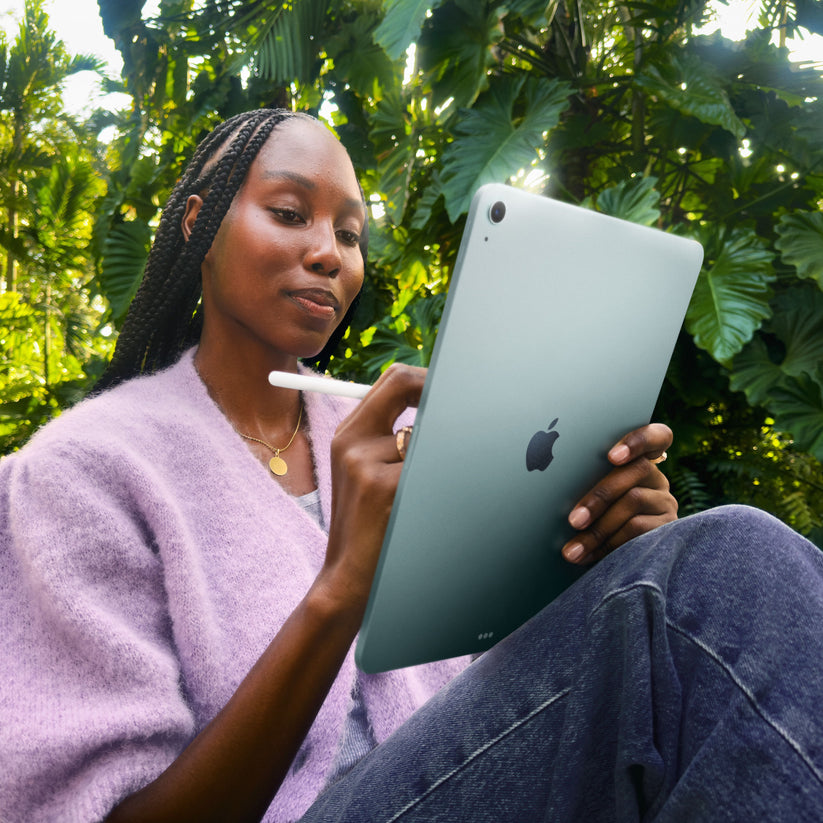 iPad_Air_13_Air_M4_Wifi_Purple_PDP_Image_Position_8__en-ME