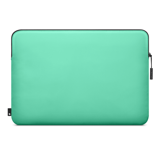 جراب Incase Compact المصنوع من النايلون لأجهزة MacBook Pro 15 و 16 بوصة - لون أخضر