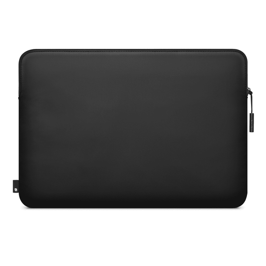 جراب Incase Compact المصنوع من النايلون المقاوم للعوامل الجوية لأجهزة MacBook Pro مقاس 15 و 16 بوصة - أسود